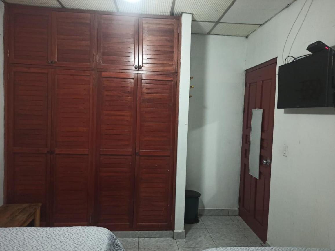 Hostal Familiar Argeñal David Exterior foto