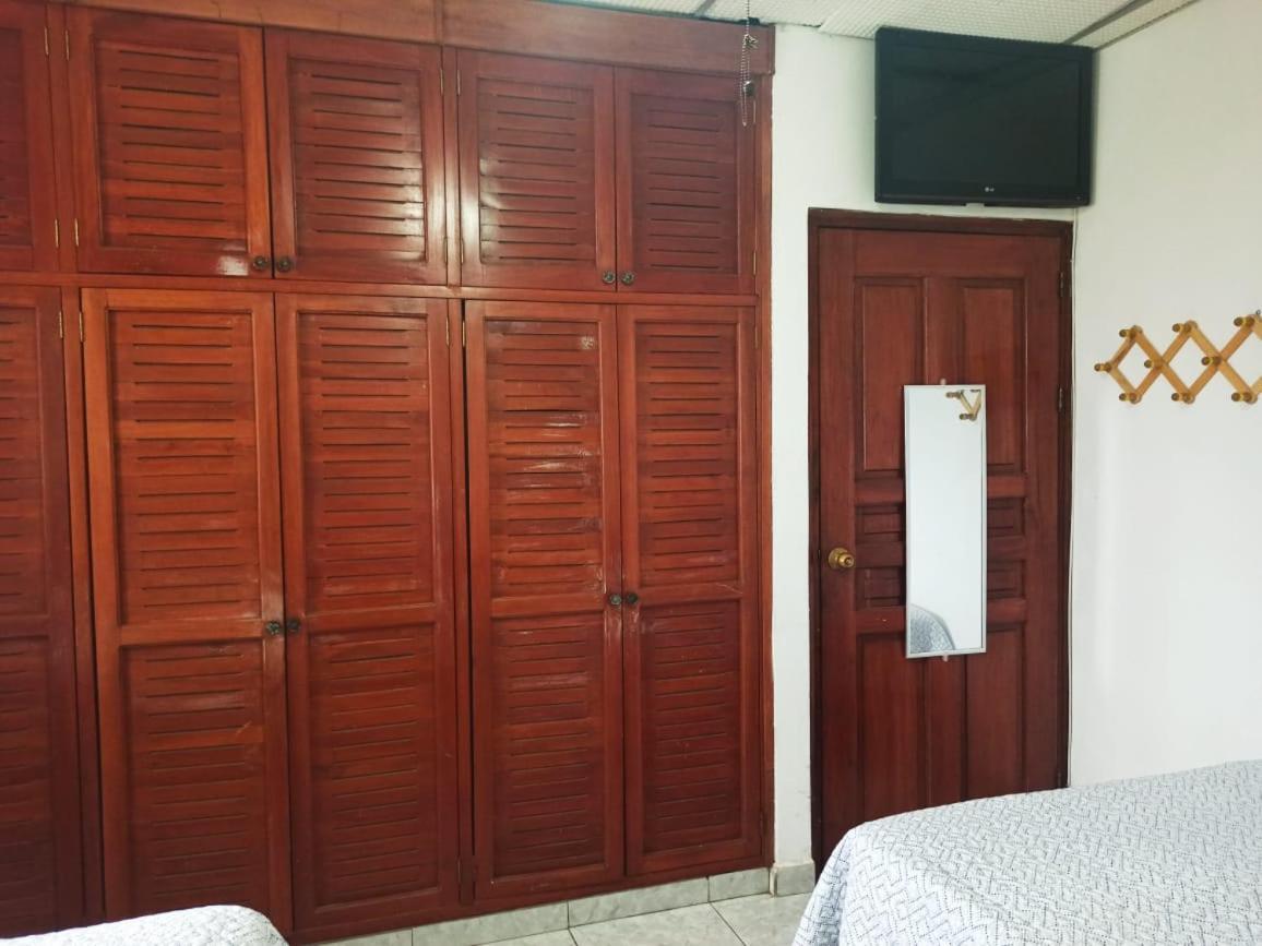 Hostal Familiar Argeñal David Exterior foto