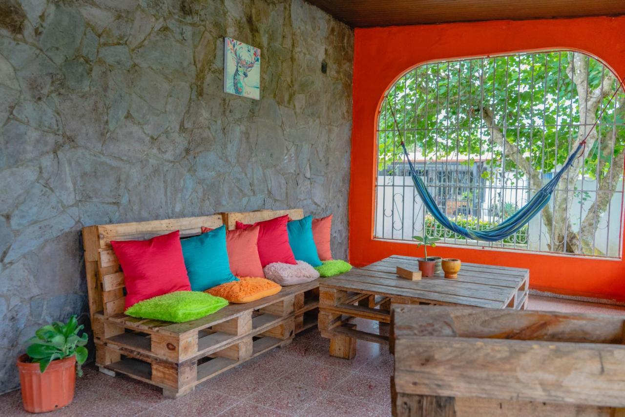 Hostal Familiar Argeñal David Exterior foto