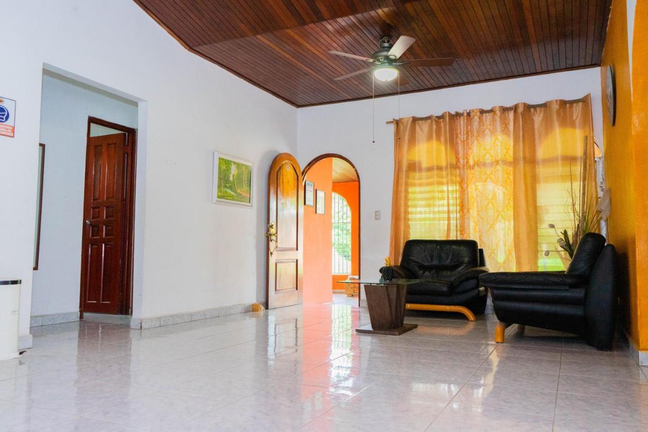 Hostal Familiar Argeñal David Exterior foto