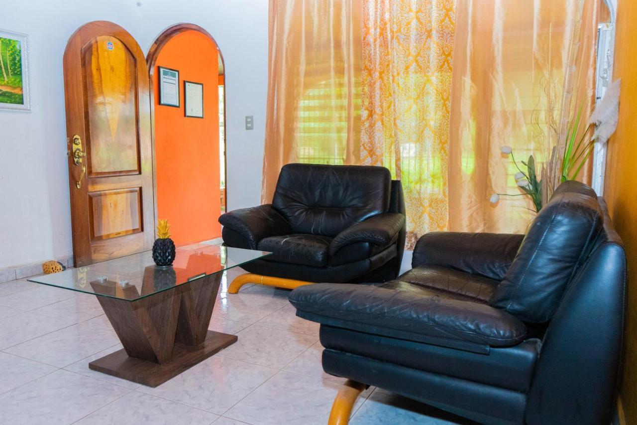 Hostal Familiar Argeñal David Exterior foto